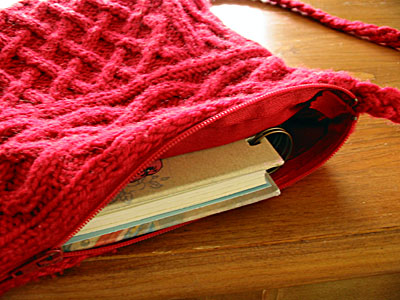 Closeup of lining and zipper on the Quinn cabled bag