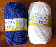 Dalegarn Baby Ull in white and royal blue